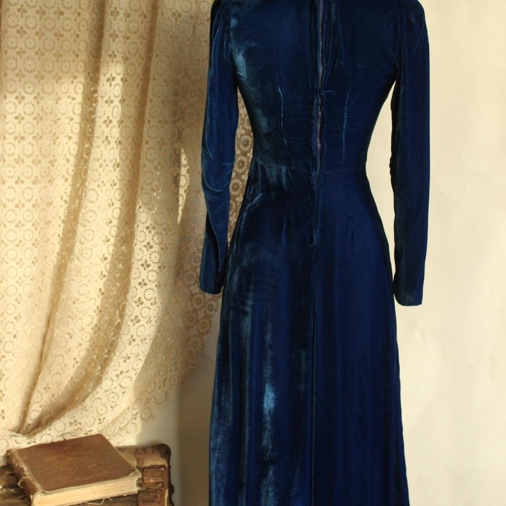 Vintage 1930s Dress, Royal Blue Silk Velvet with side Gathers - Picture 16 of 16